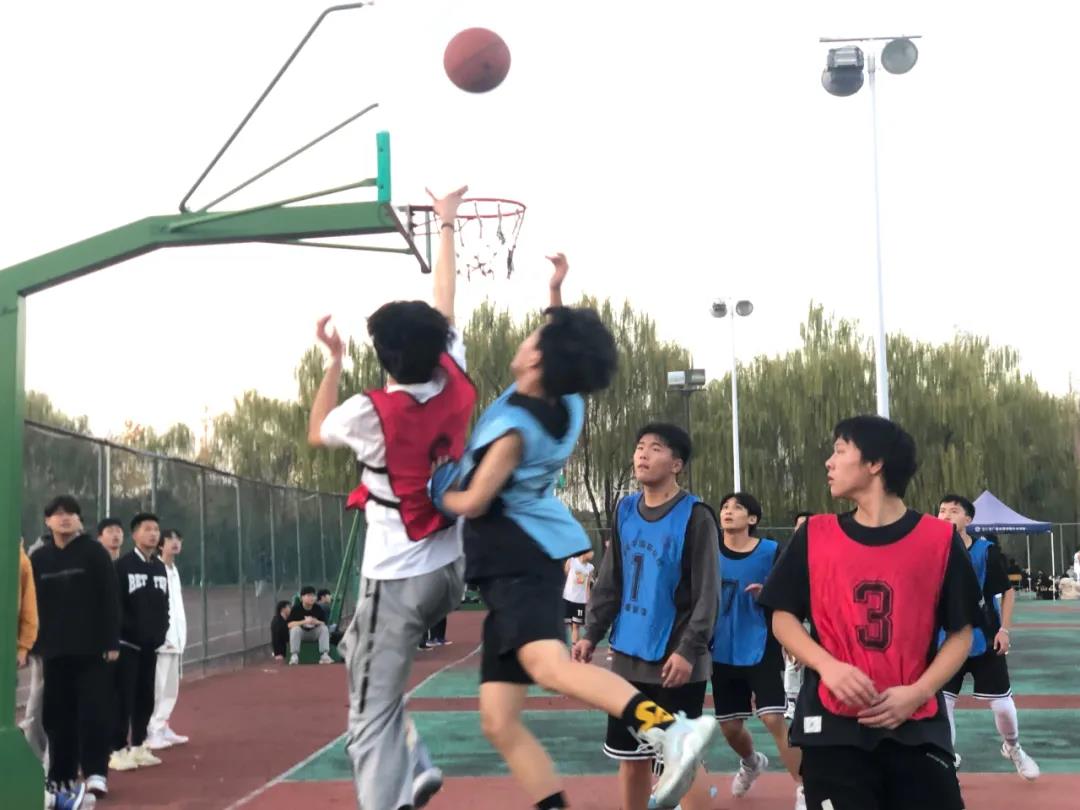 學(xué)?；顒?dòng)